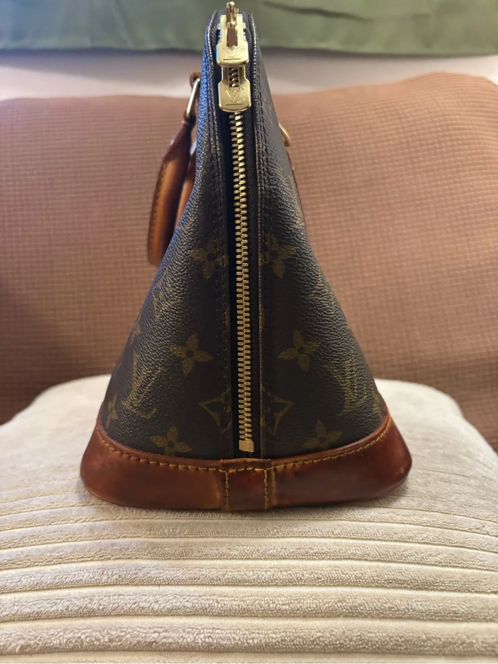 Vintage (2000) Louis Vuitton Monogram Alma  Satchel PM